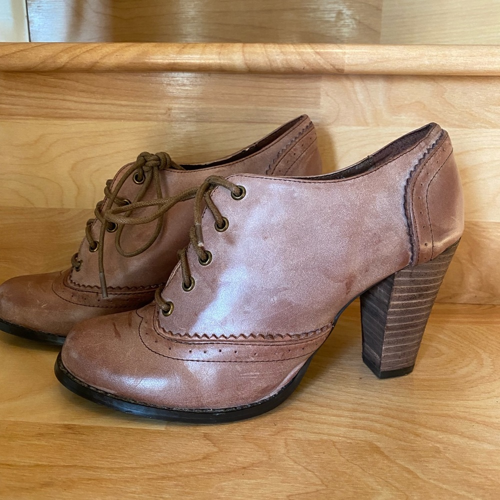 Kimchi Blue lace up bootie